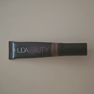 Huda Beauty Concealer Brownie